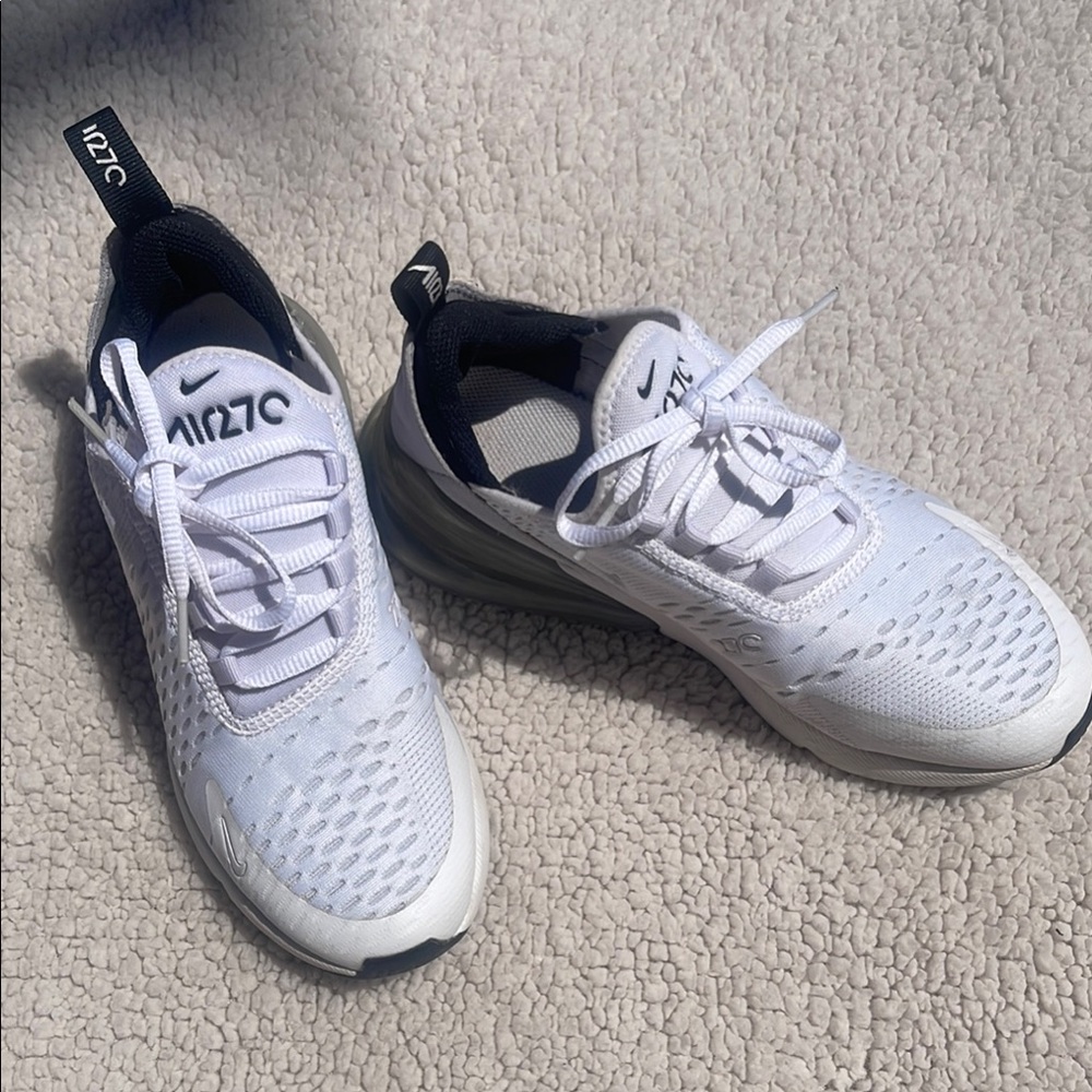 Nike White Sneakers with Breathable Design and Cushioned Sole